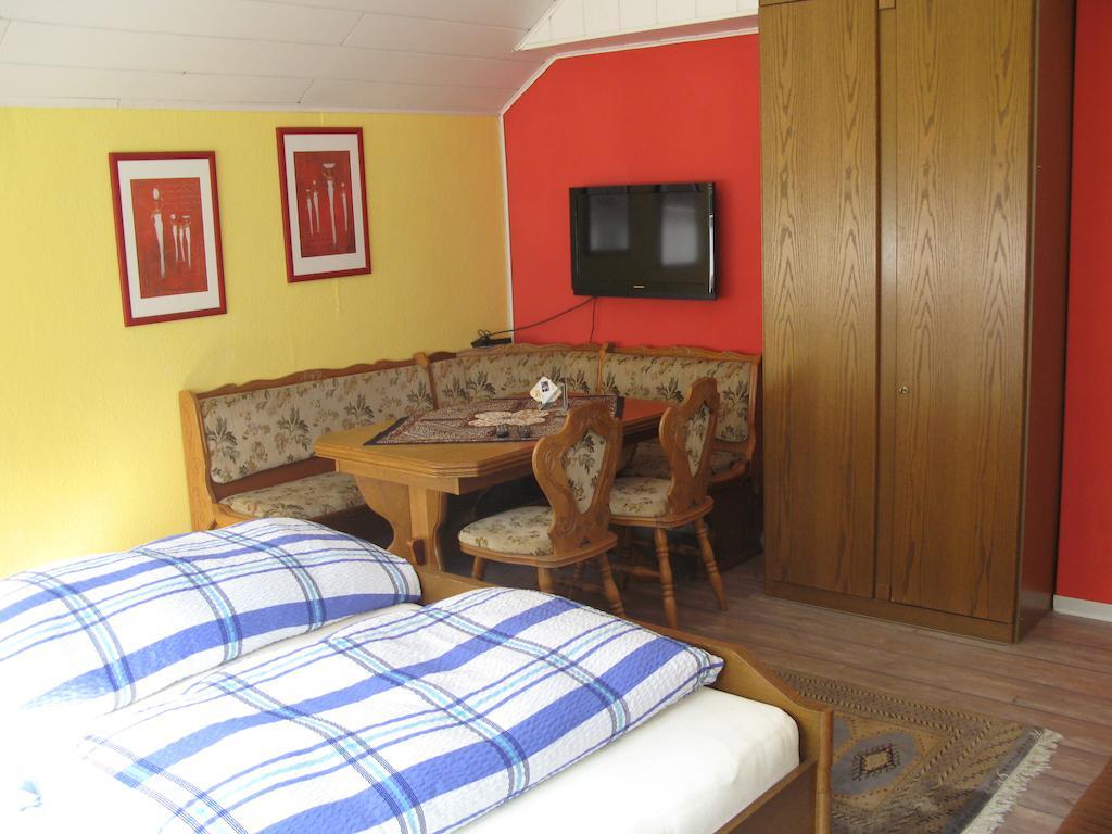 Pension & Apartments Linkemuehle Niederfell Room photo